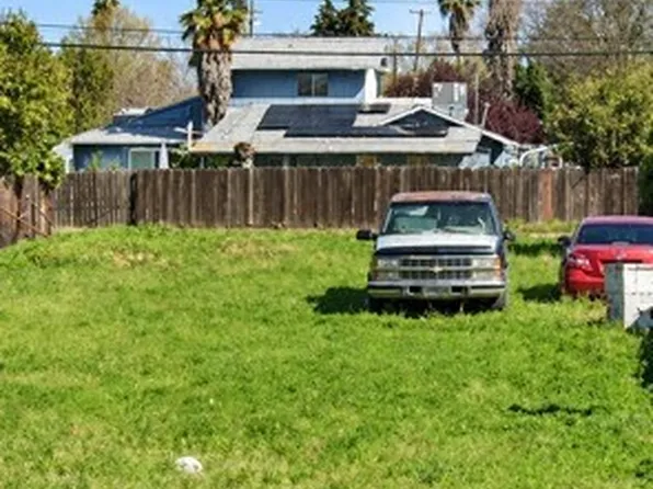 415 E Broadway St #291, Planada, CA 95365