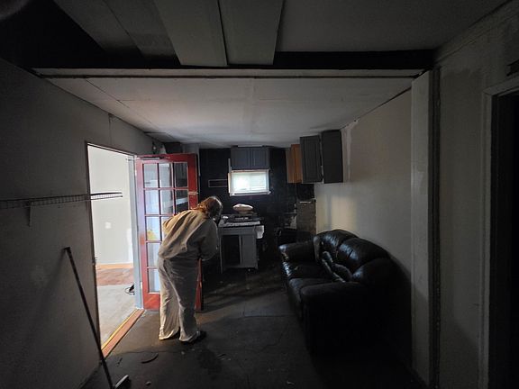 5th image of 57 Home St