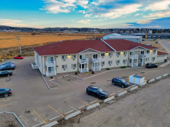 5623 54th St #106, Cold Lake, AB T9M 1R6