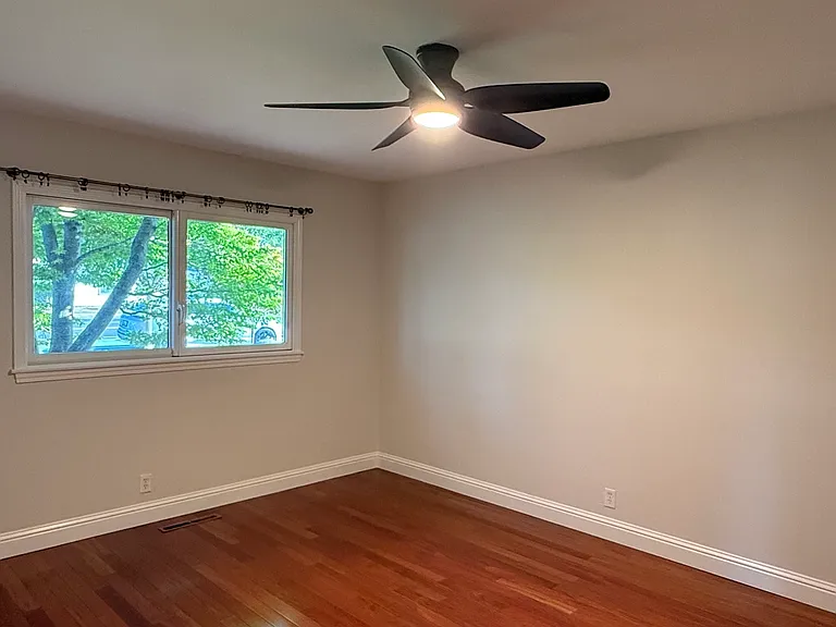 1388 Pine Ave — Photo 19