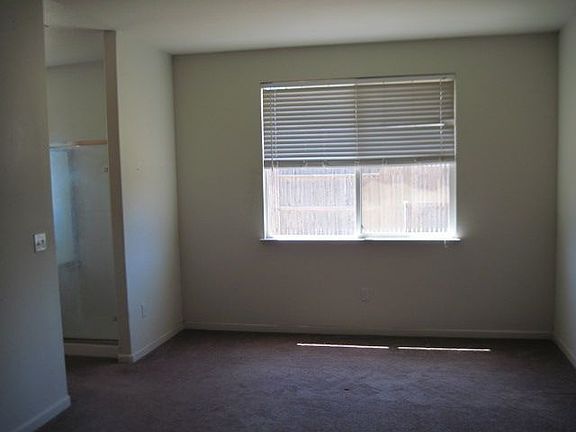 5th image of 700 Mallard Dr