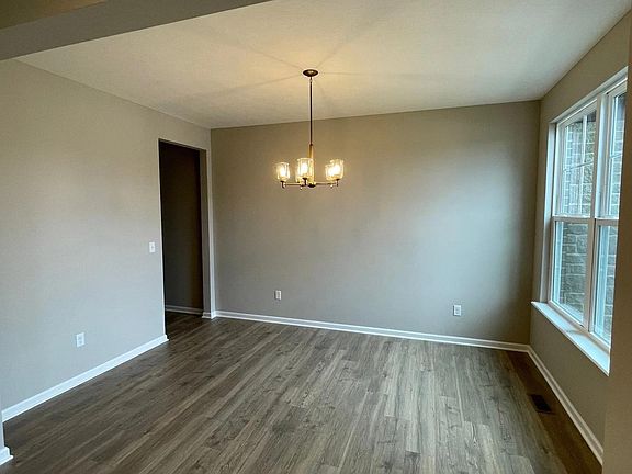 Buchanan Q dining room