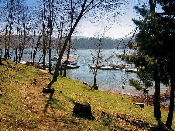 4th image of 766 Shelter Cove Dr