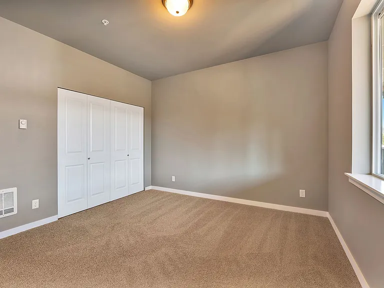 The Fairhaven Pointe Apartments — Photo 37