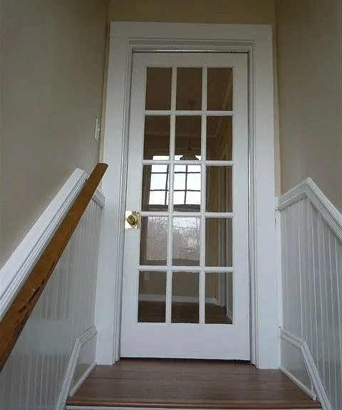 door to liv. room
