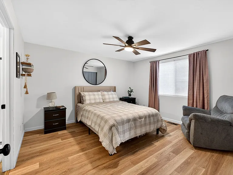 15619 Parkview Dr SE — Photo 10