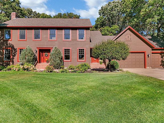 2nd image of 823 Ridgewood Ct