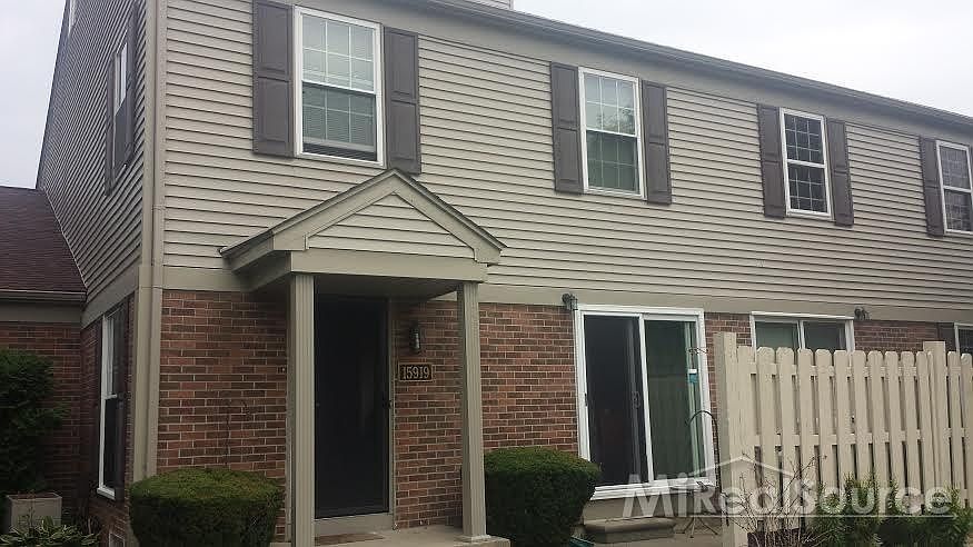For Sale: 15919 N Franklin, Clinton Township, MI 48038