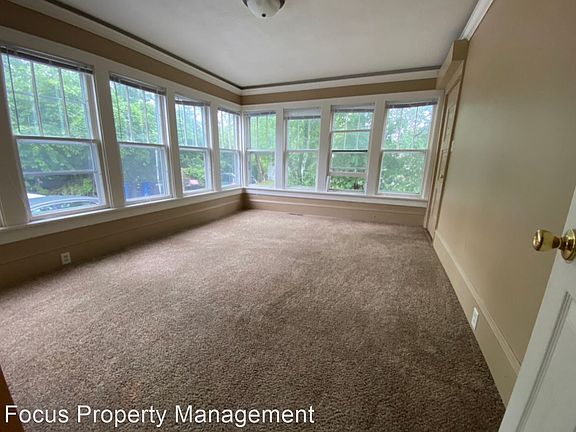 2nd image of 1541 Algoma Blvd #11939938