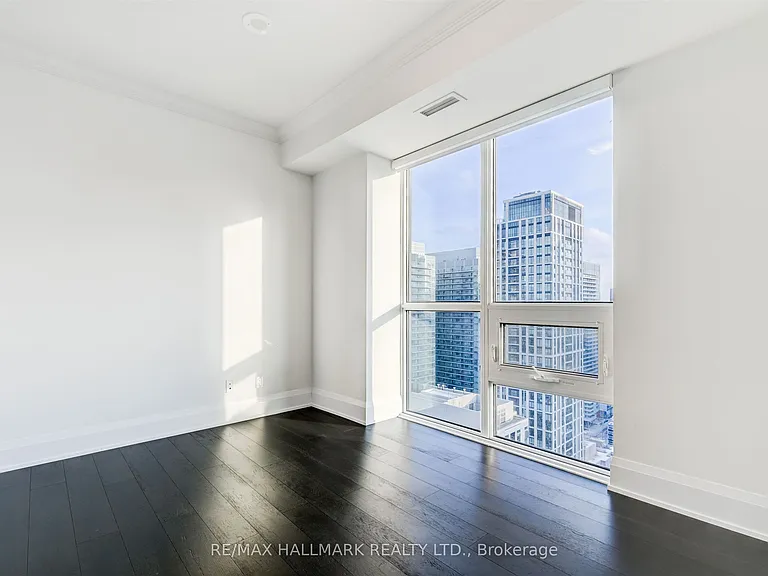 101 Erskine Ave #2907 — Photo 9