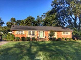 708 Castle Heights Ave, Lebanon, TN 37087