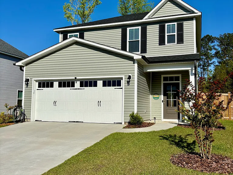 4172 Pegasus Pkwy — Photo 1