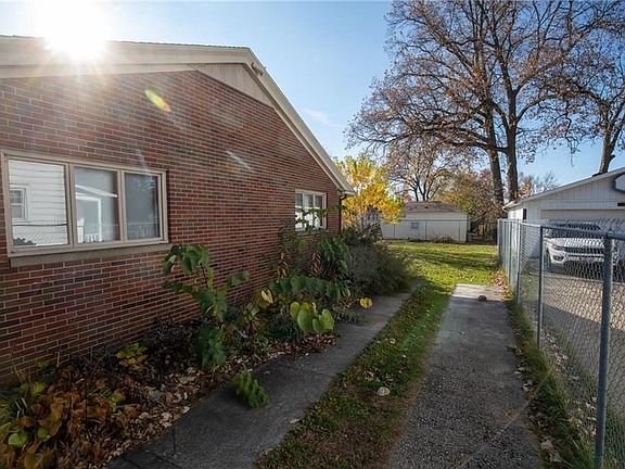 4th image of 2946 Park Dr
