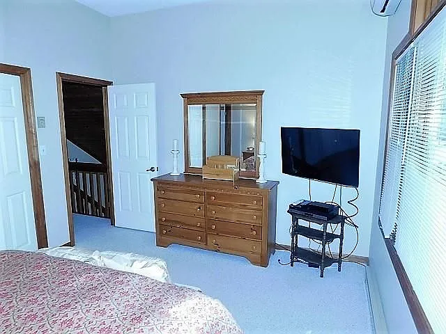 1 Five A1 Rdg #1 — Photo 14