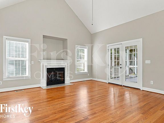 3rd image of 85 Great Oak Dr