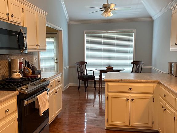 5th image of 2626 Hearth Stone Dr