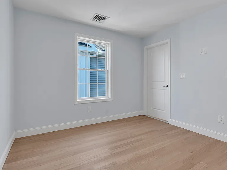 8 Anthony Ave #1 — Photo 12