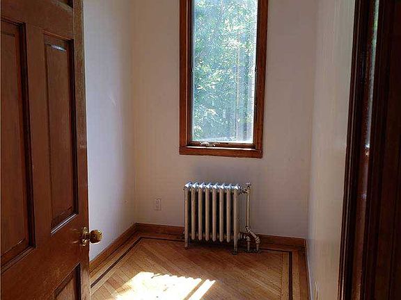 4th image of 538 Leonard St