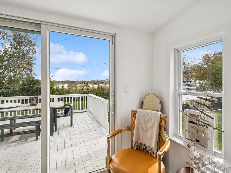 114 Little Neck Rd — Photo 19