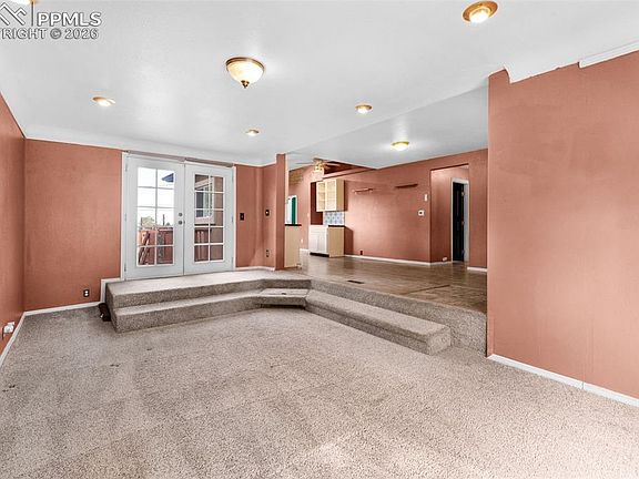 5th image of 1027 Arch St