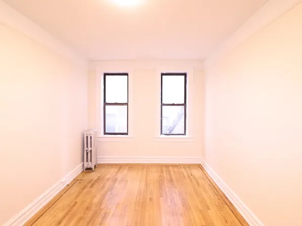 119-21 Metropolitan Avenue image 1 of 7