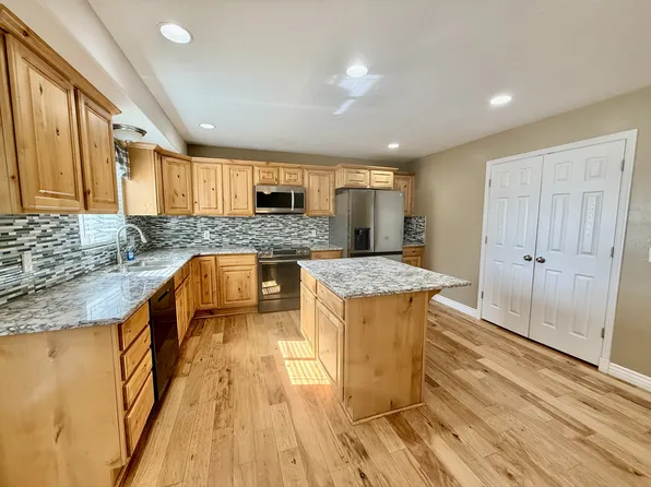 1801 W 5050 S, Roy, UT