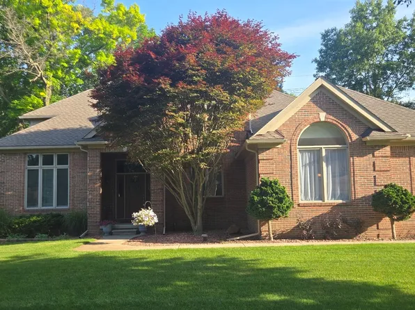 151 Wendover Ct, Commerce Township, MI 48390