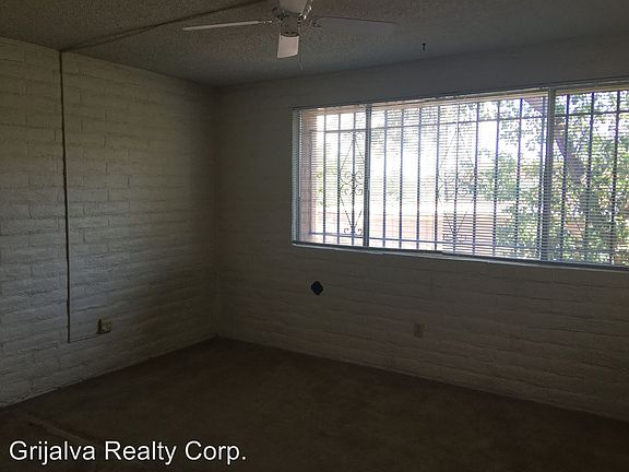 4th image of 2875 N Tucson Blvd APT 52