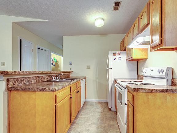 4th image of 1630 Woodpointe Dr