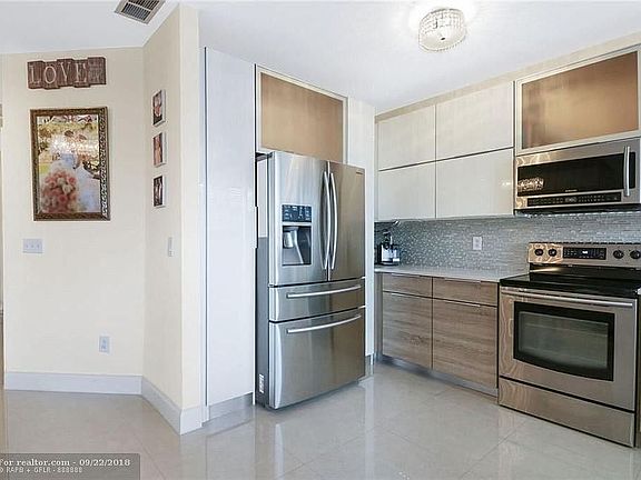 5th image of 1364 NW 126th Ave