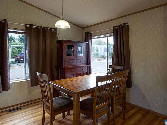 5th image of 921 S 3rd Ave #14921-14
