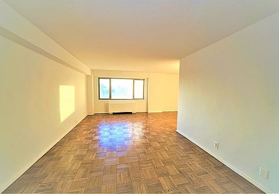 4th image of 160 E 84th St APT 19-F