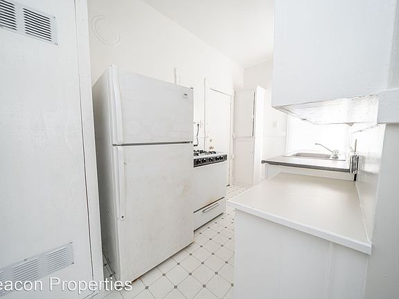 3rd image of 509 41st St APT 7