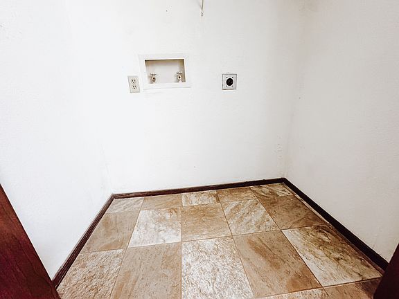 5th image of 2201 Woodland Ave #7