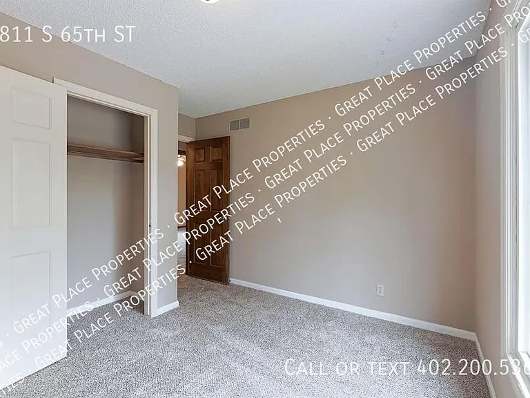 4811 S 65th St — Photo 28