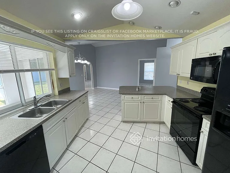 4228 SW 15th Pl — Photo 6