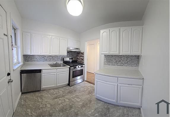 4th image of 7737 168th St Floor 1