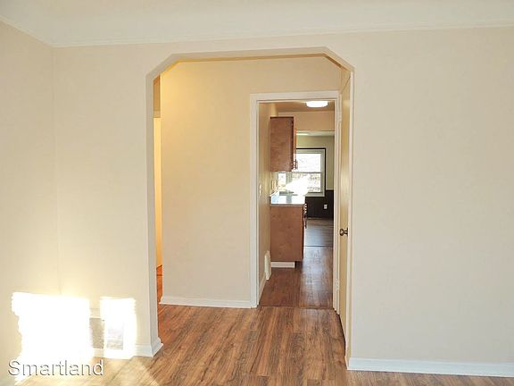 3rd image of 29525 Grand Blvd