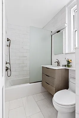 Sold by R New York | media 4