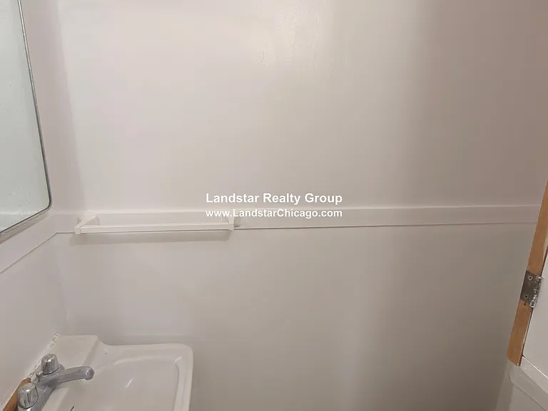 1233 Chicago Ave #11 — Photo 7