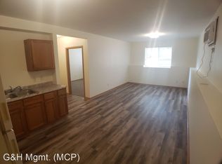 1723 2nd St SW APT 1, Faribault, MN 55021