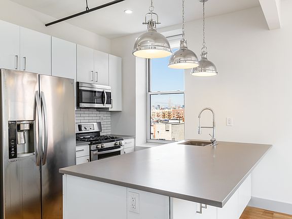 4th image of 48 Meserole St APT 2A