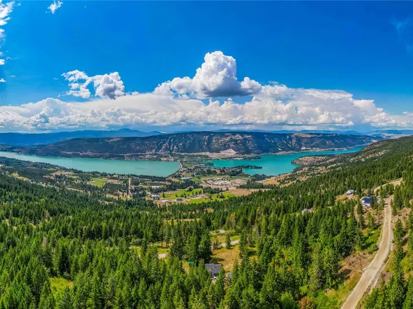 6051 Oyama Lake Rd, Lake Country, BC V4V 2C9