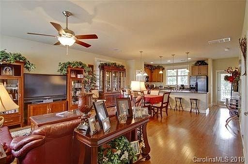 3rd image of 119 Steinbeck Way APT A
