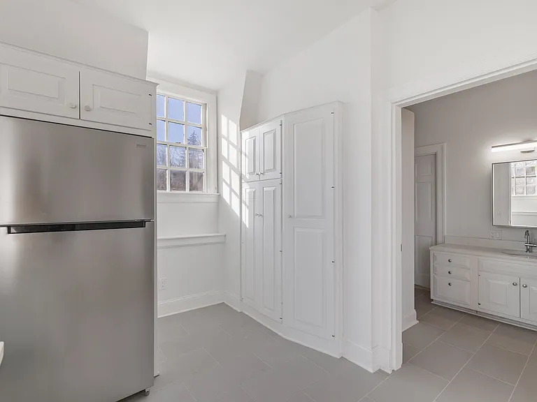 19 Everett St #3 — Photo 5