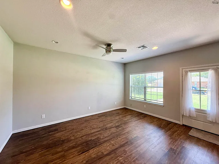 4705 Belair Blvd — Photo 3