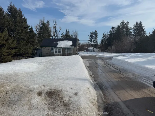 1099 Bayfield St N, Springwater, ON L9X 0N1