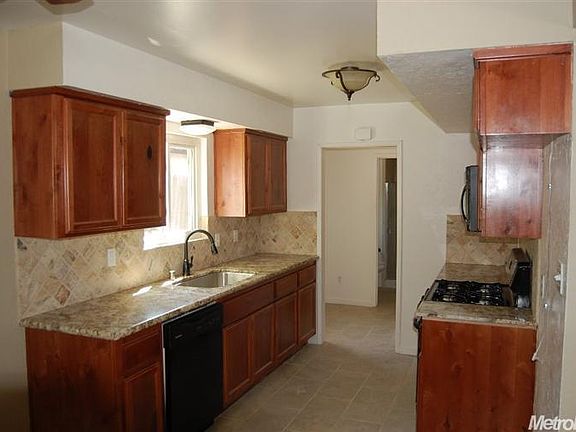 4th image of 1409 Oakmont Dr