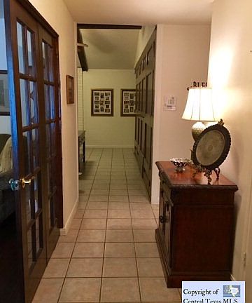 3rd image of 606 S Creek Dr