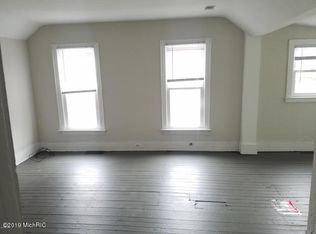 38 Arthur Ave NE, Grand Rapids, MI 49503